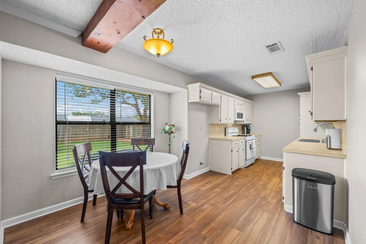 Photo 10 — 318 Walnut Street, Levelland, TX 79336