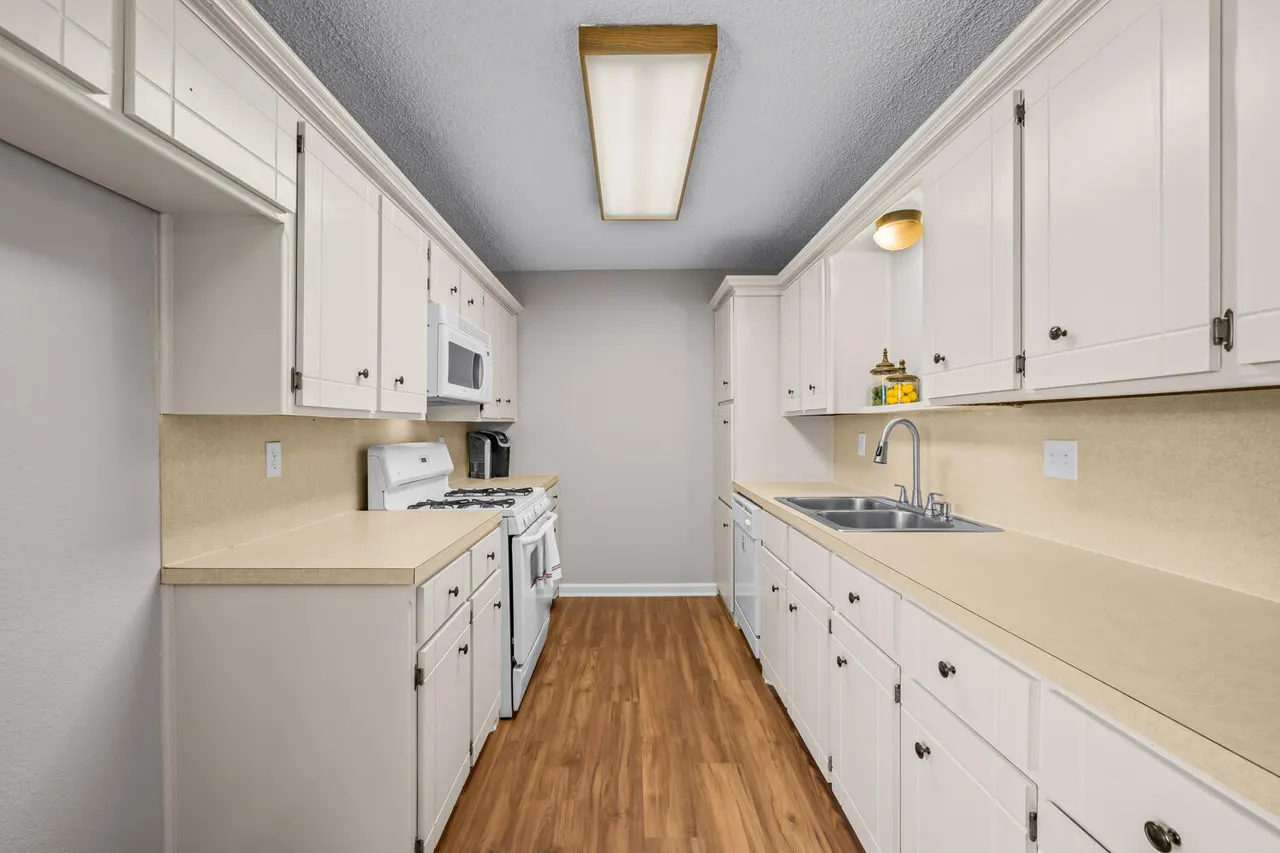 Photo 12 — 318 Walnut Street, Levelland, TX 79336