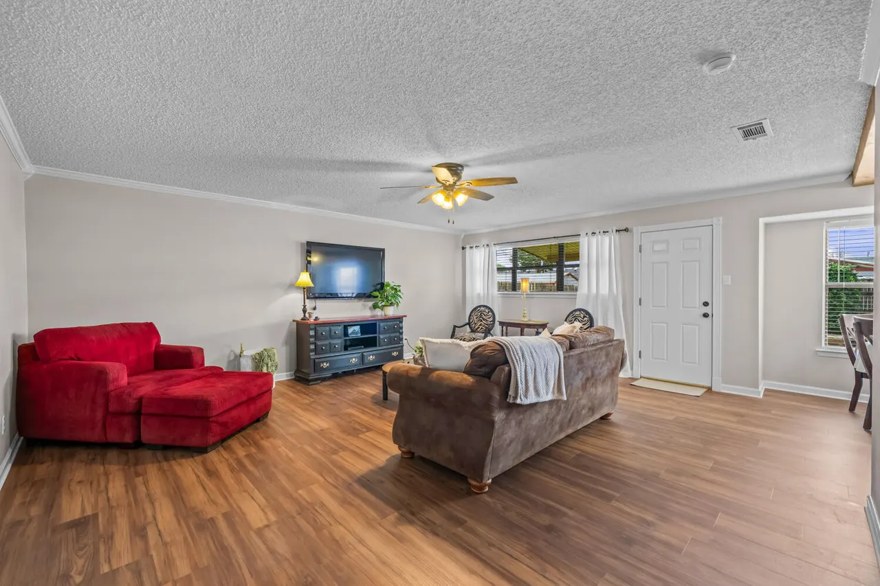 Photo 7 — 318 Walnut Street, Levelland, TX 79336
