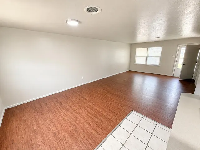 Photo 3 — 5615 44th Street, Lubbock, TX 79414