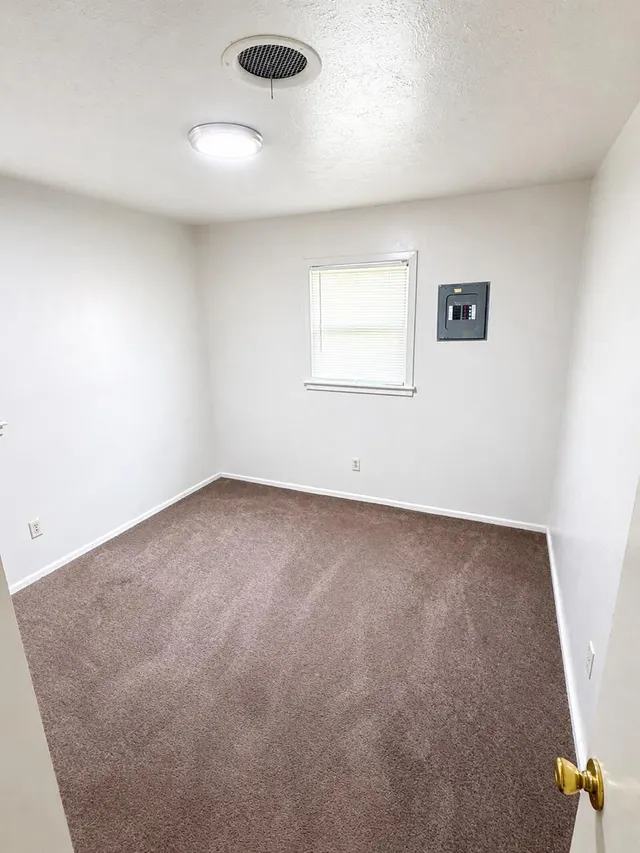 Photo 7 — 5615 44th Street, Lubbock, TX 79414