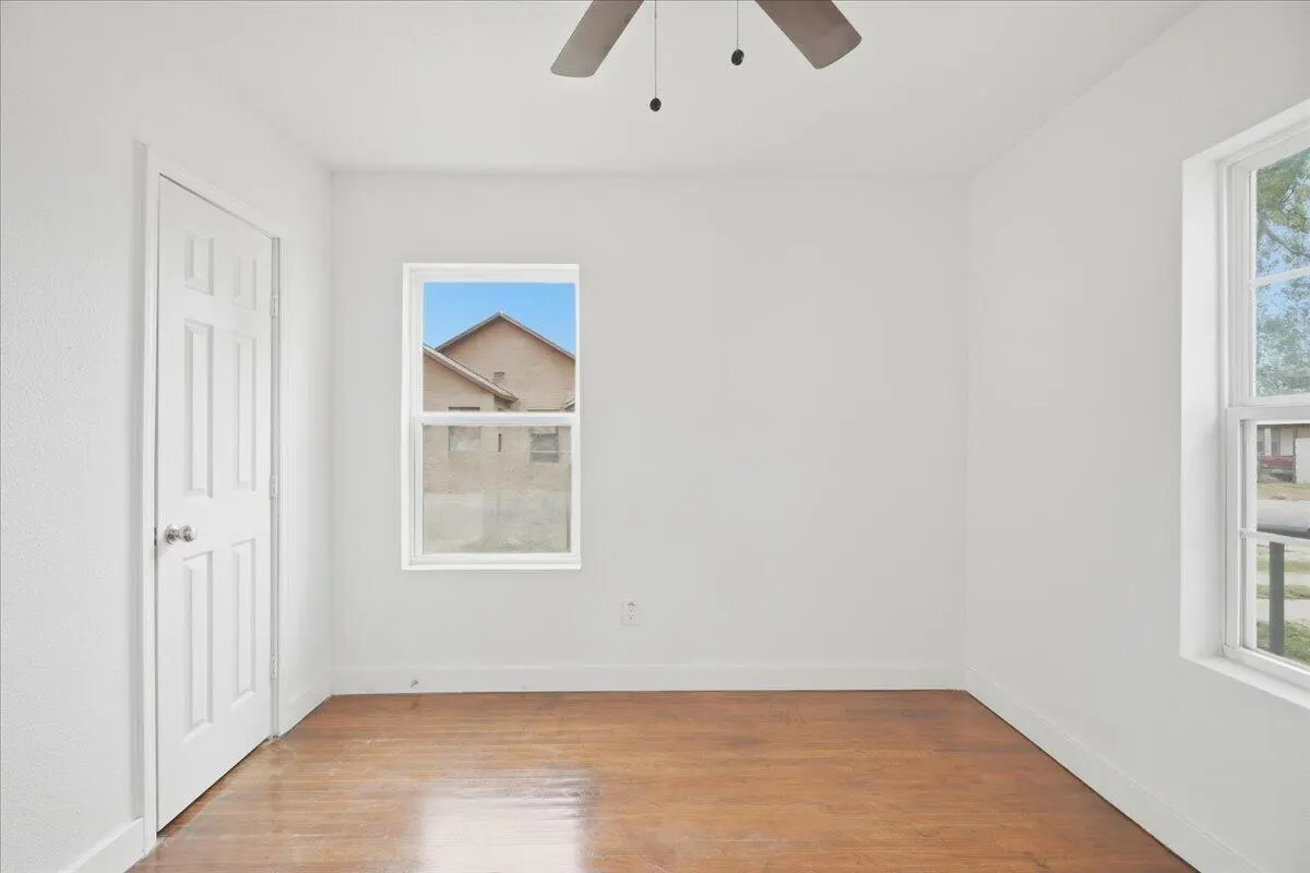 Photo 10 — 1906 22nd Street, Lubbock, TX 79411