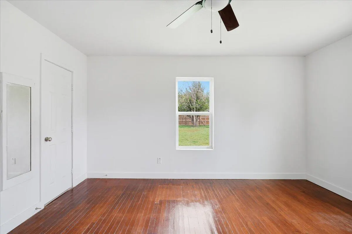 Photo 12 — 1906 22nd Street, Lubbock, TX 79411