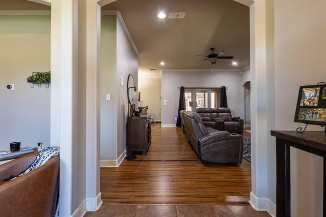 Photo 3 — 6305 77th Street, Lubbock, TX 79424