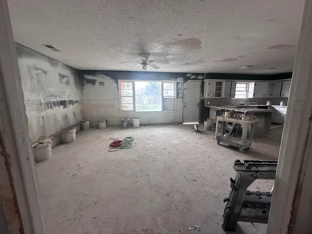 Photo 5 — 2009 44th Street, Lubbock, TX 79412