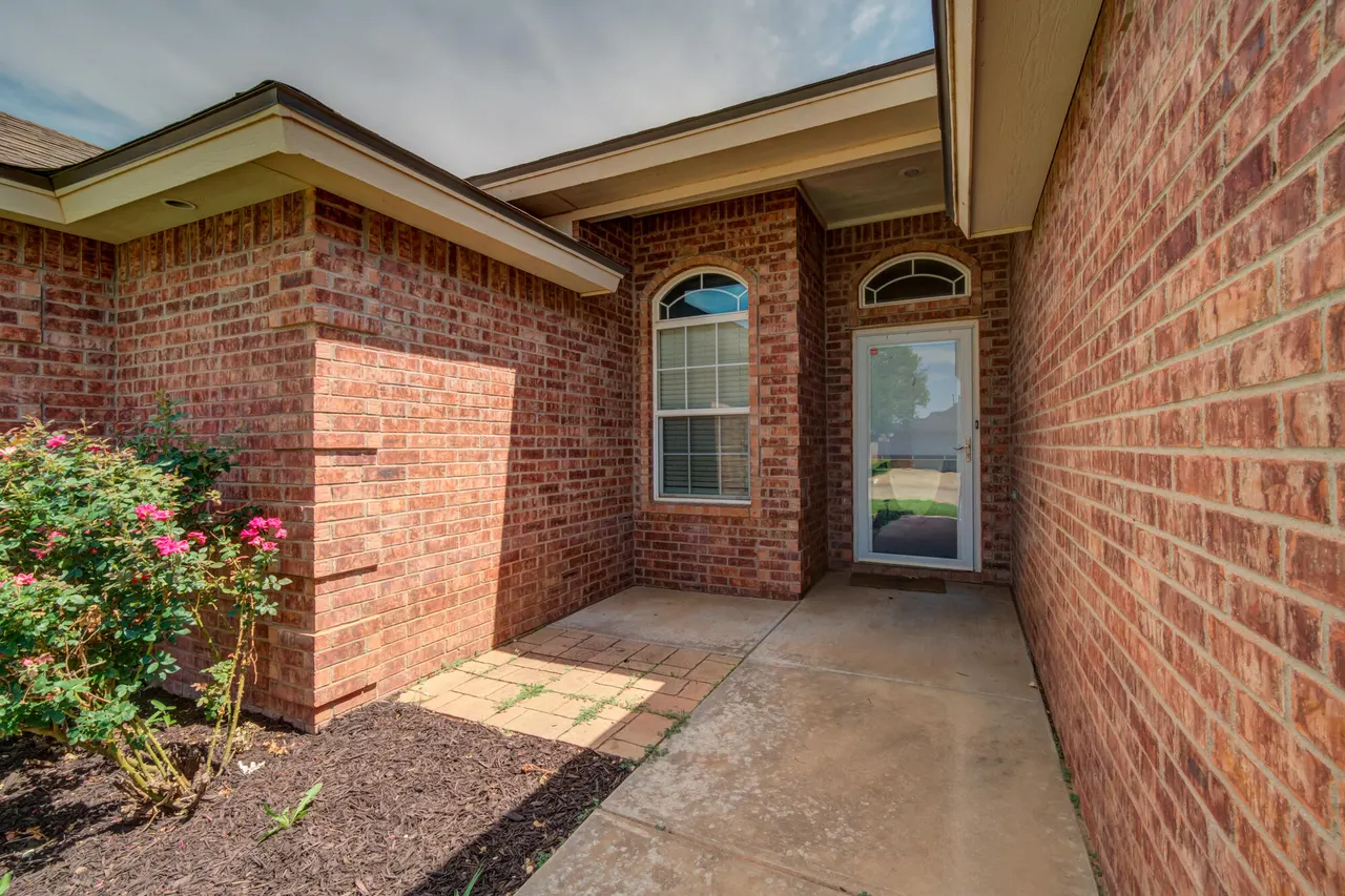 Photo 4 — 6715 9th Street, Lubbock, TX 79416
