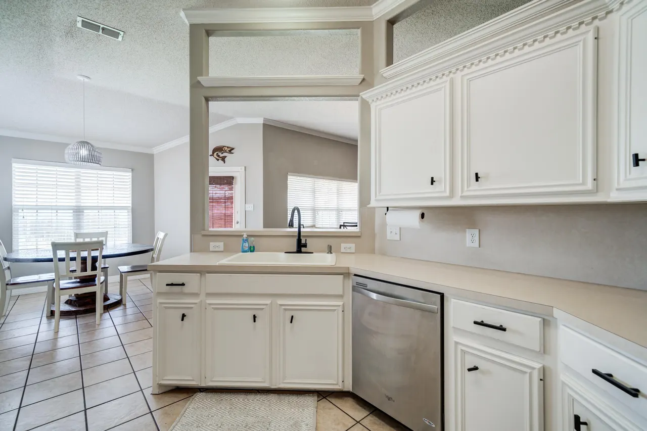 Photo 17 — 6715 9th Street, Lubbock, TX 79416