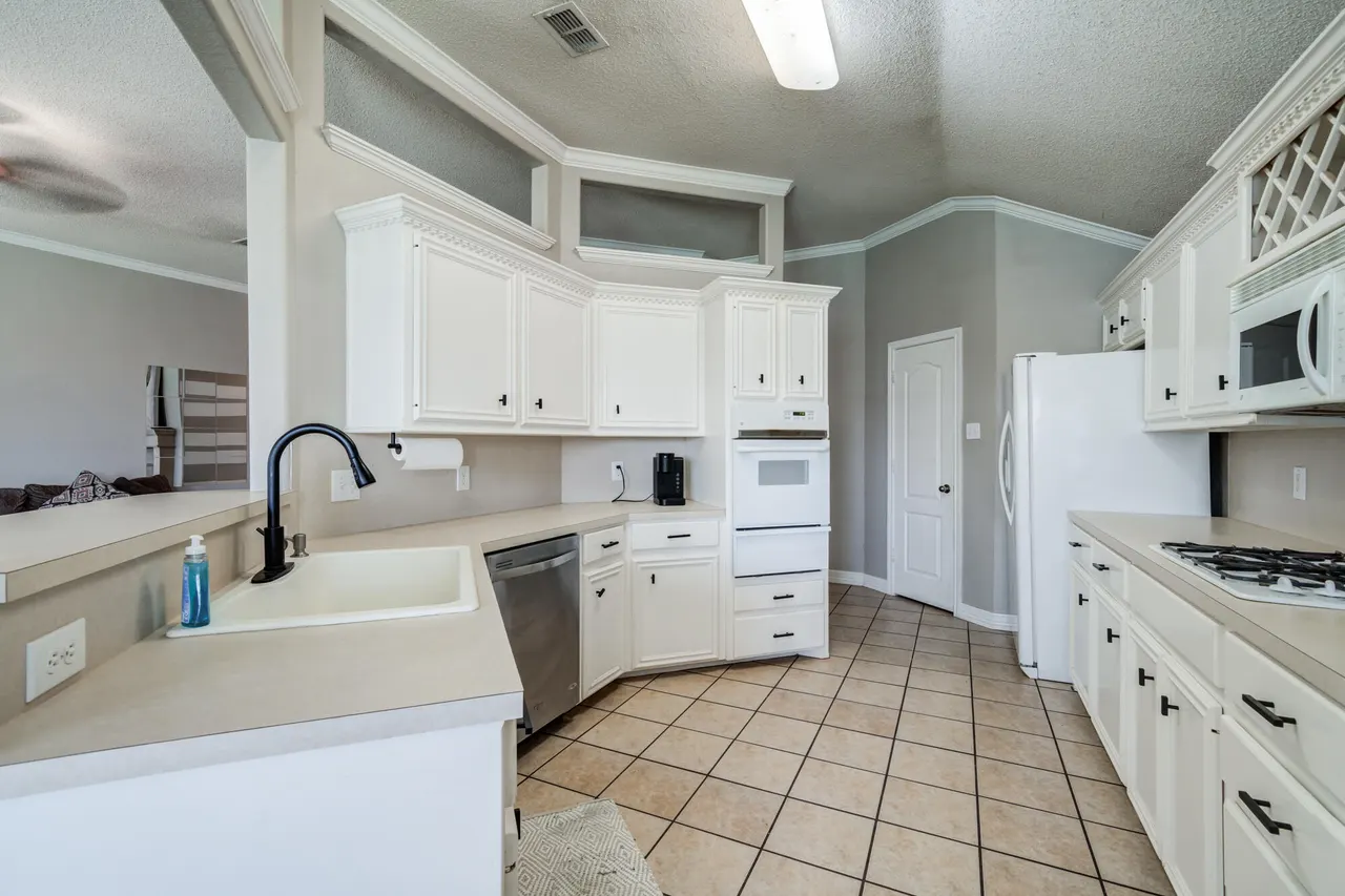 Photo 13 — 6715 9th Street, Lubbock, TX 79416