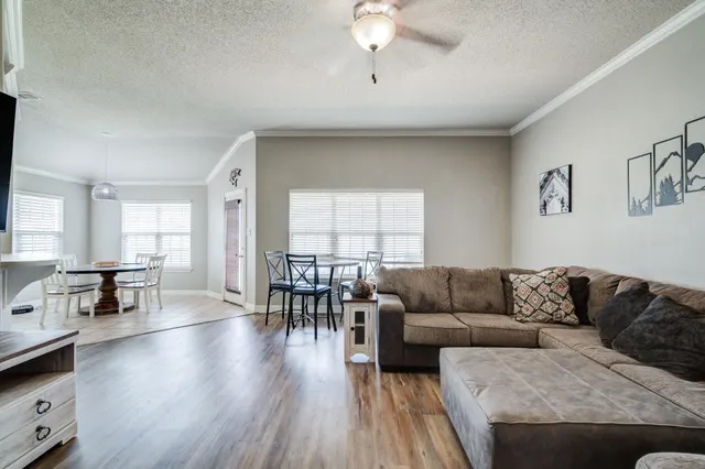 Photo 6 — 6715 9th Street, Lubbock, TX 79416