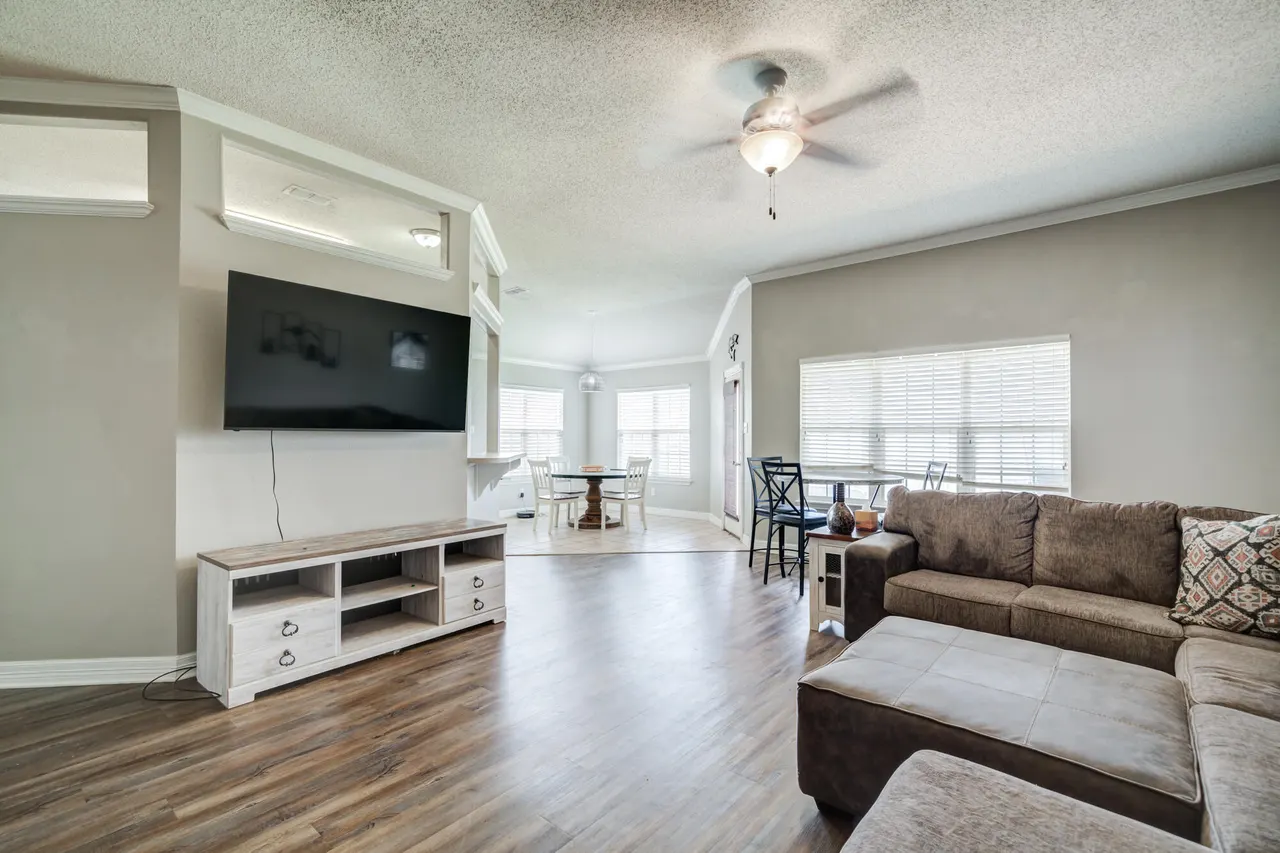 Photo 7 — 6715 9th Street, Lubbock, TX 79416