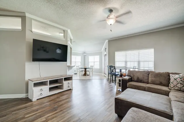 Photo 7 — 6715 9th Street, Lubbock, TX 79416