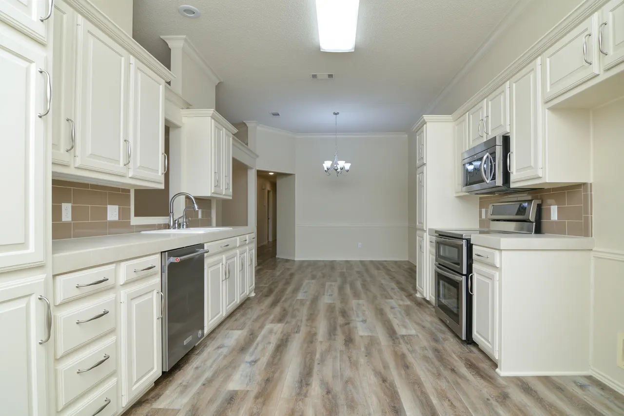 Photo 17 — 5511 65th Street, Lubbock, TX 79424