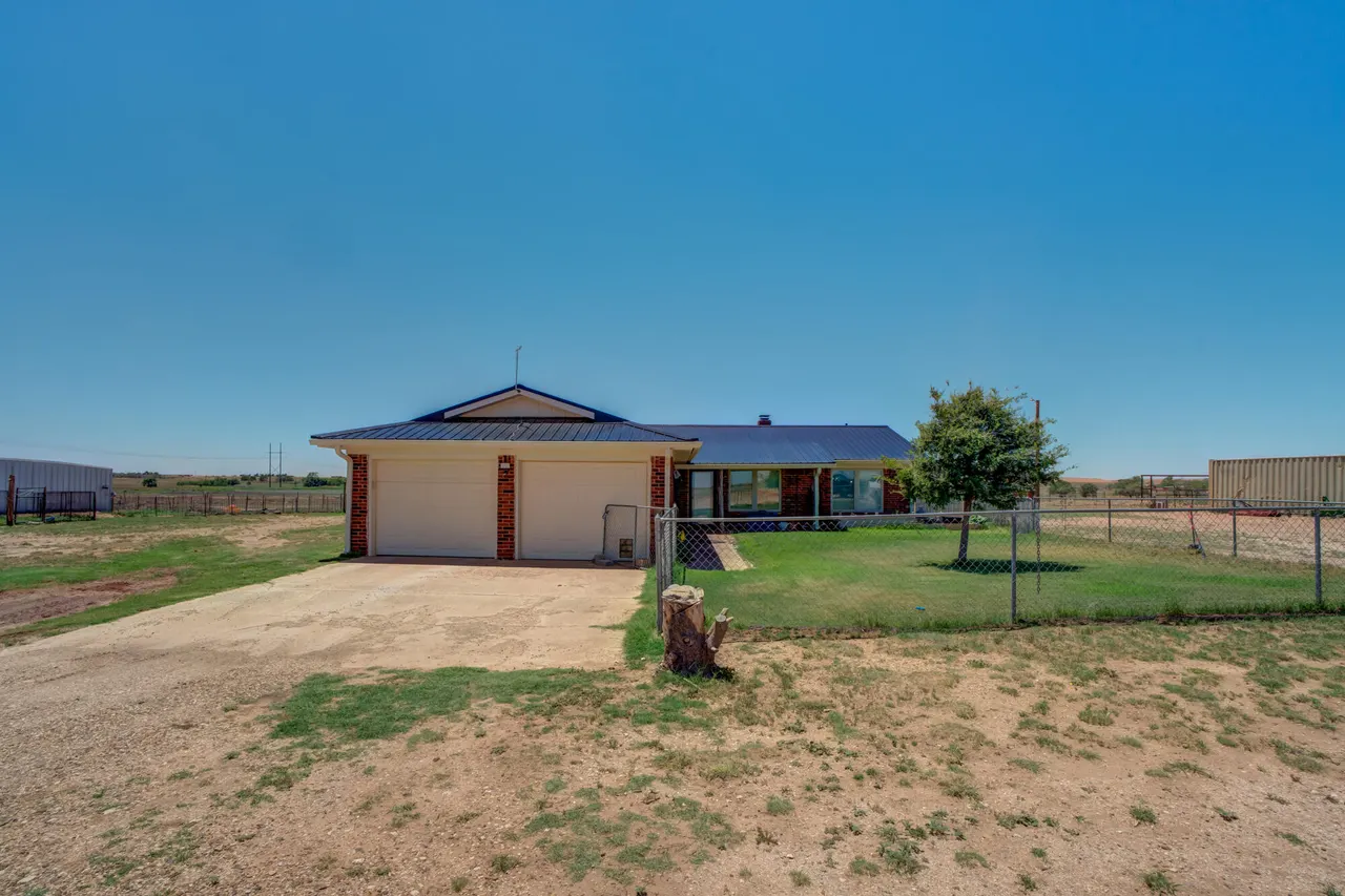 Front exterior — 16711 N County Road 2000, Abernathy, TX 79311