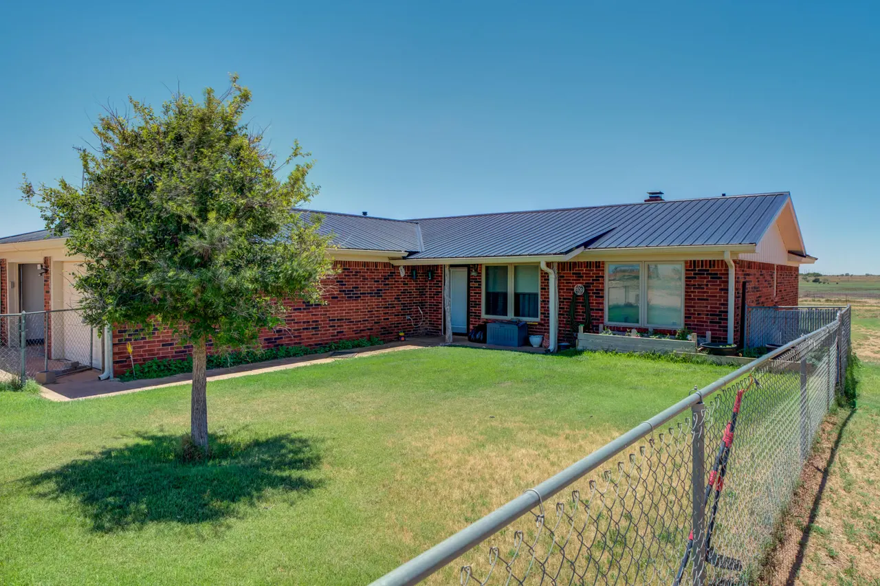 Photo 2 — 16711 N County Road 2000, Abernathy, TX 79311