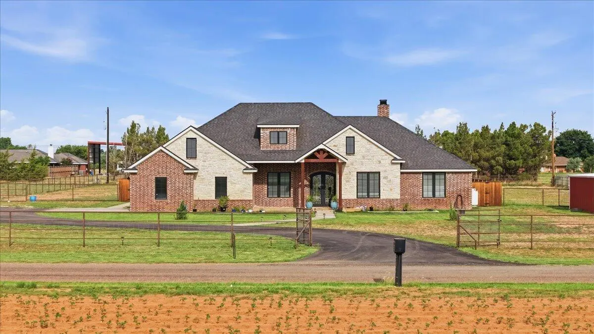 Front exterior — 5709 N County Rd 1600, Shallowater, TX 79363