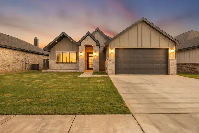 Front exterior — 7020 18th Place, Lubbock, TX 79416
