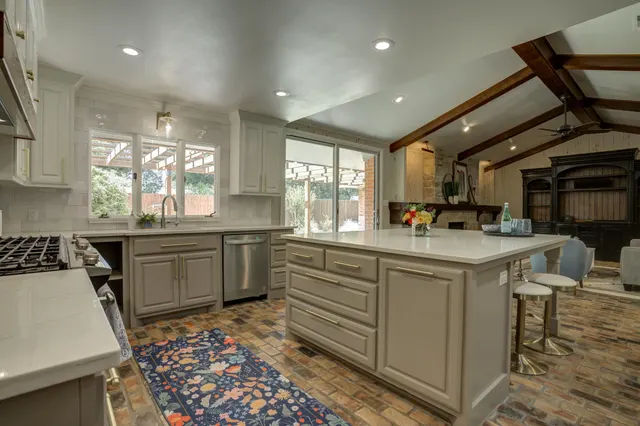 Photo 5 — 6604 Orlando Avenue, Lubbock, TX 79413
