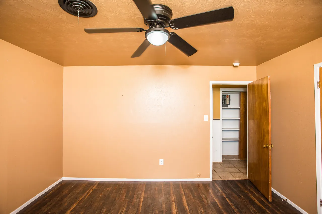 Photo 18 — 831 FM1055, Earth, TX 79031