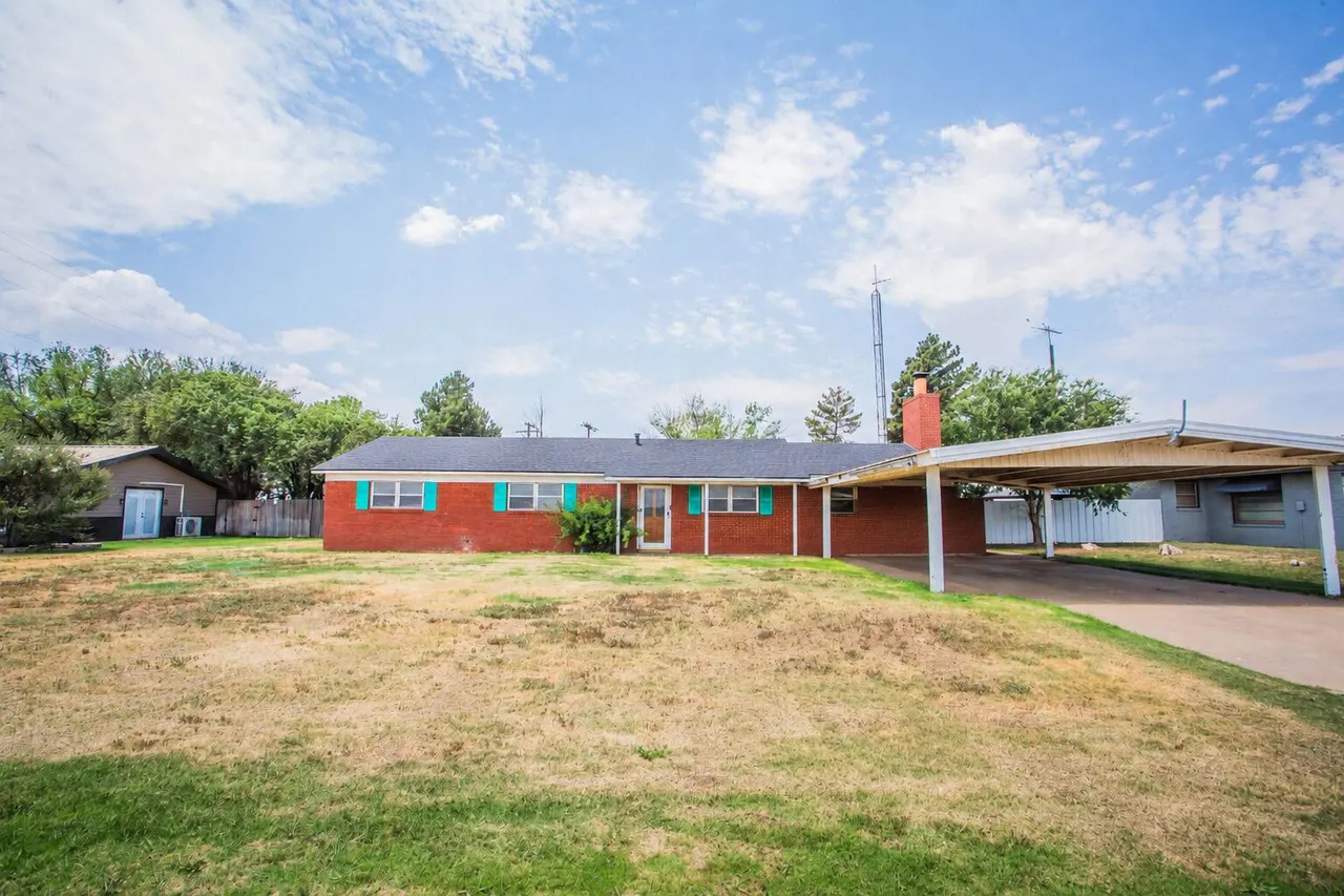Photo 37 — 831 FM1055, Earth, TX 79031