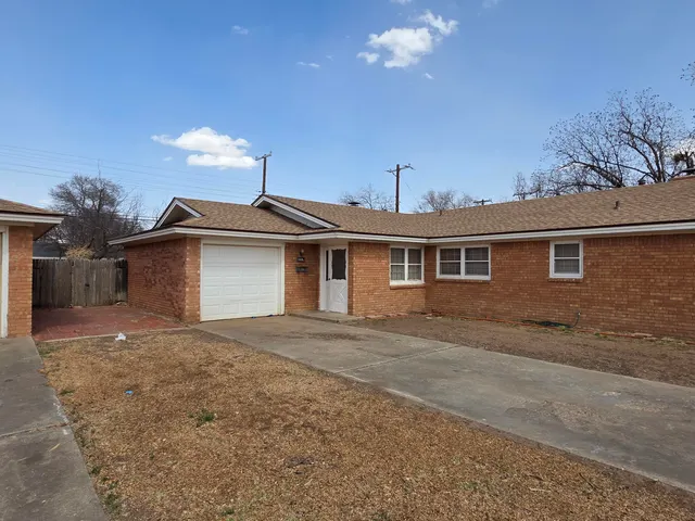 Photo 3 — 2008 54th Street, Lubbock, TX 79412