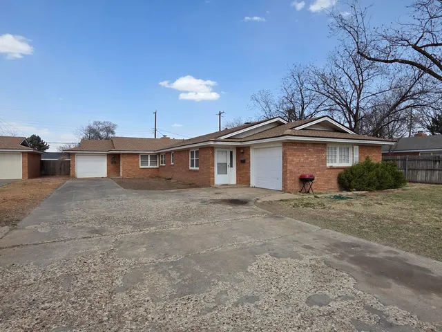 Photo 5 — 2008 54th Street, Lubbock, TX 79412