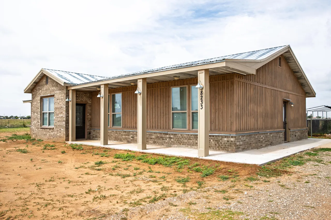 Photo 3 — 8233 County Road 6440, Lubbock, TX 79416