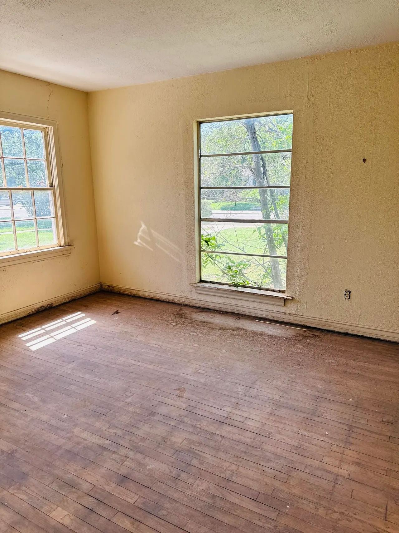 Photo 5 — 2212 32nd Street, Lubbock, TX 79411