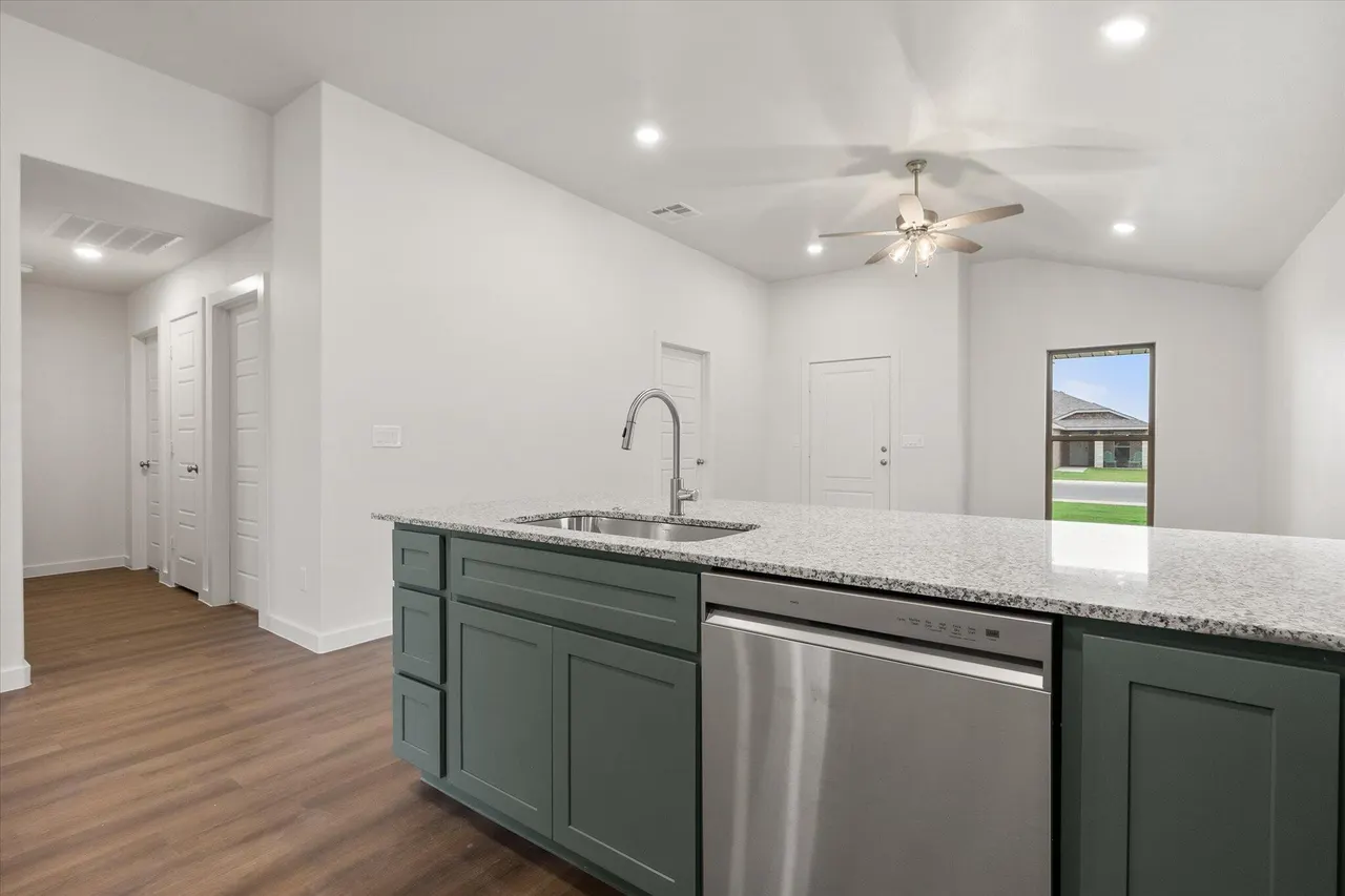 Photo 13 — 1312 Saratoga Avenue, Lubbock, TX 79416