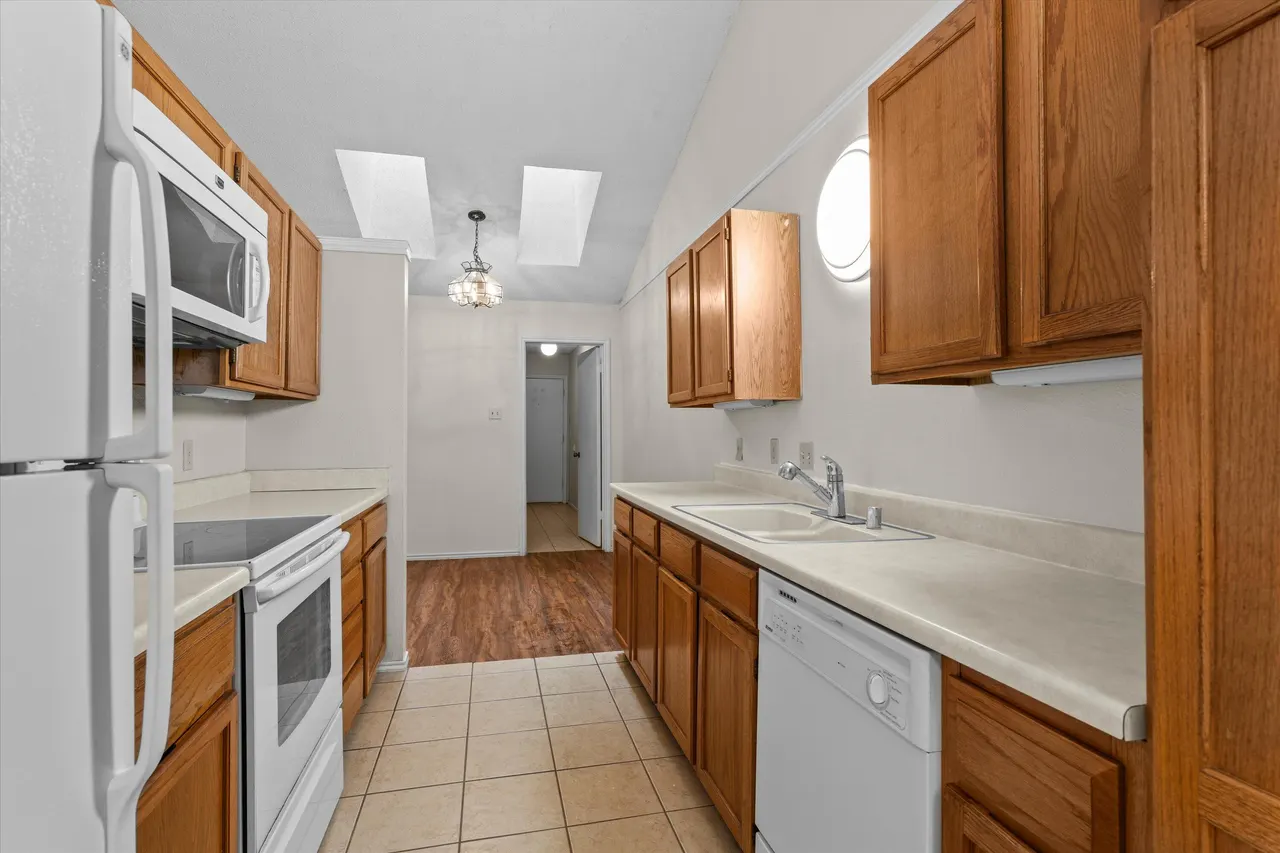 Photo 10 — 4106 B 18th Street, Lubbock, TX 79416