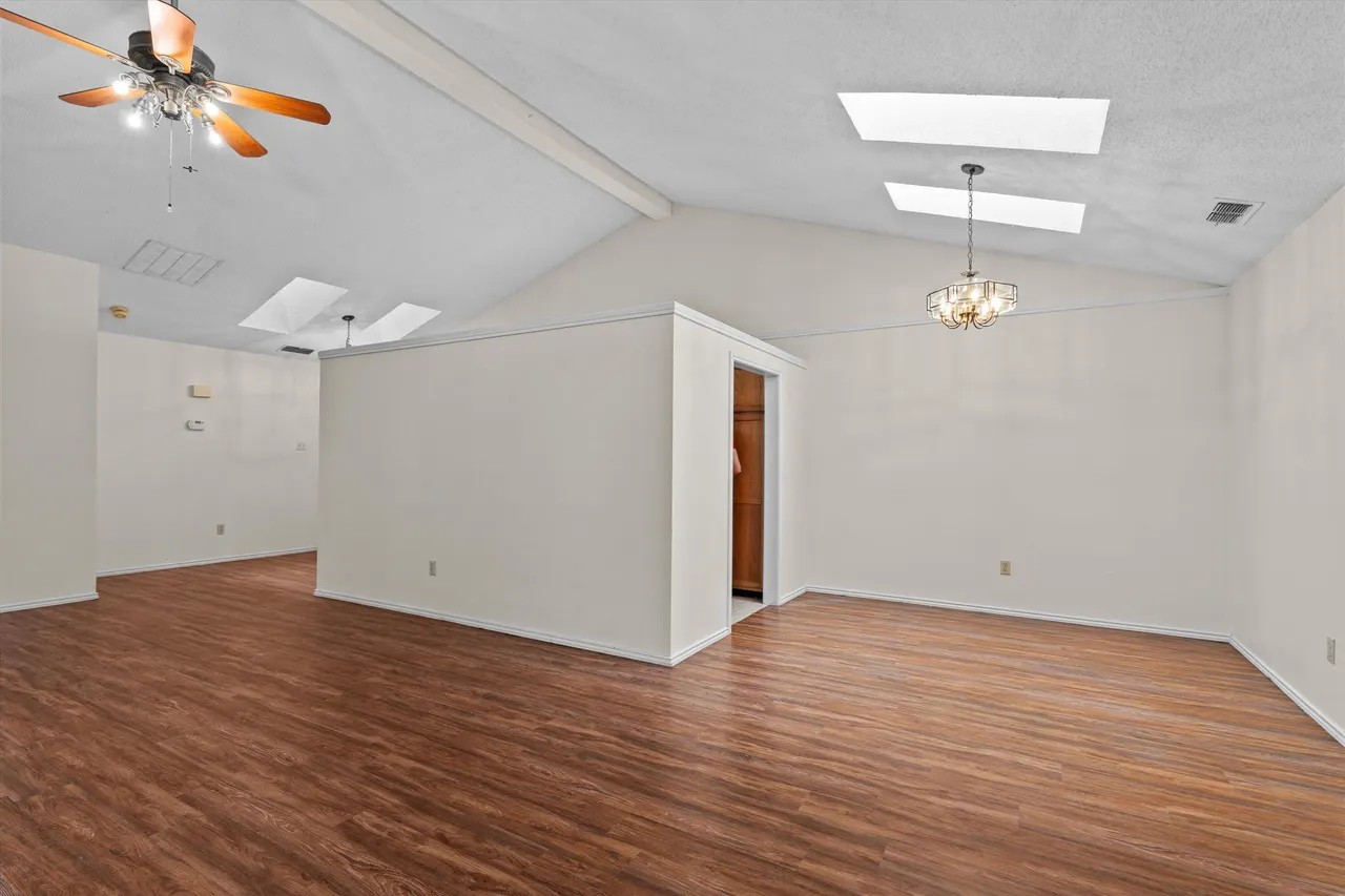 Photo 7 — 4106 B 18th Street, Lubbock, TX 79416