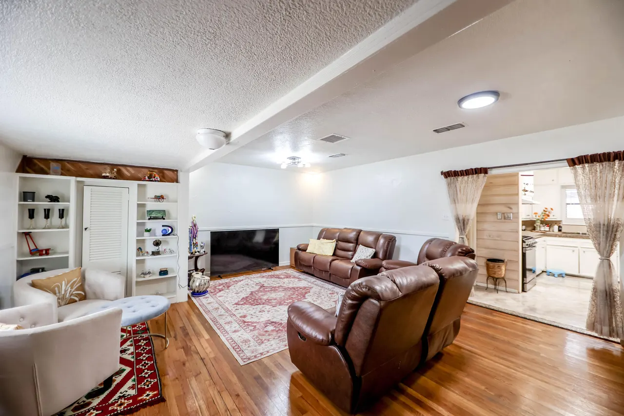 Photo 10 — 3317 32nd Street, Lubbock, TX 79410