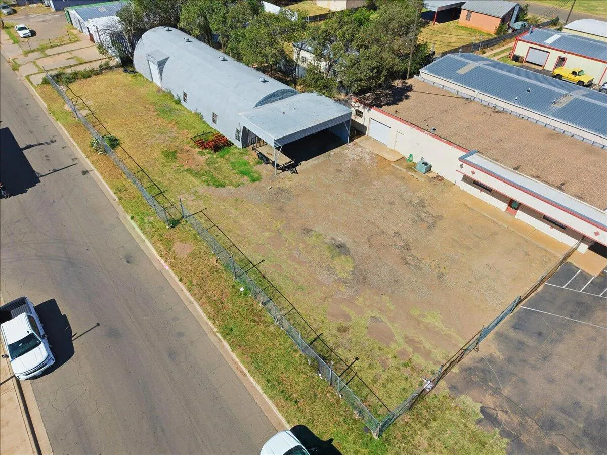 Photo 3 — 4414 Avenue A, Lubbock, TX 79404
