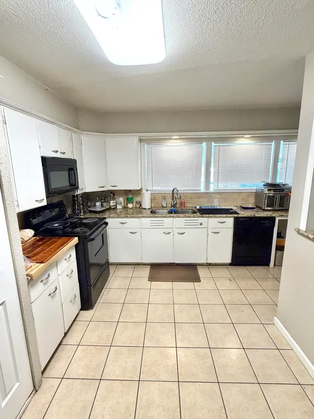 Photo 5 — 3011 32nd Street, Lubbock, TX 79410