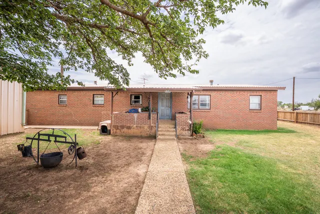 Photo 2 — 3405 N County Road 1650, Lubbock, TX 79416