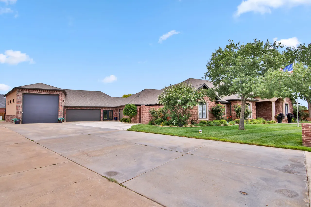 Photo 3 — 8302 County Road 6920, Lubbock, TX 79407