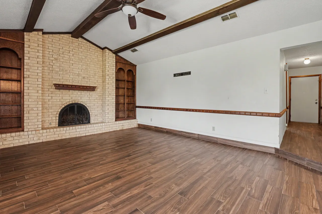 Photo 4 — 5716 2nd Place, Lubbock, TX 79416