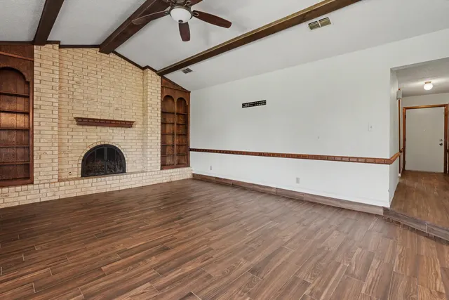 Photo 4 — 5716 2nd Place, Lubbock, TX 79416