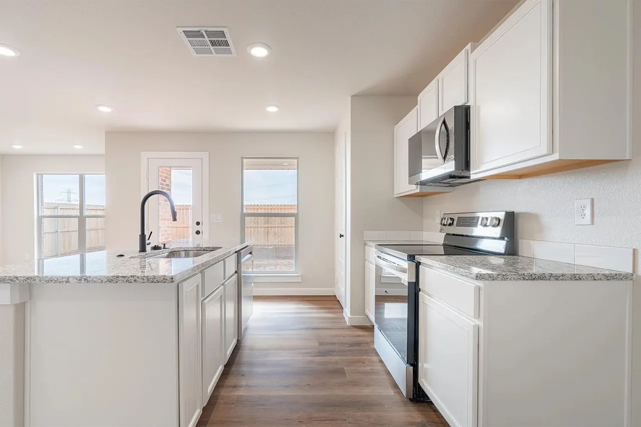 Photo 4 — 3521 Turner Avenue, Lubbock, TX 79407