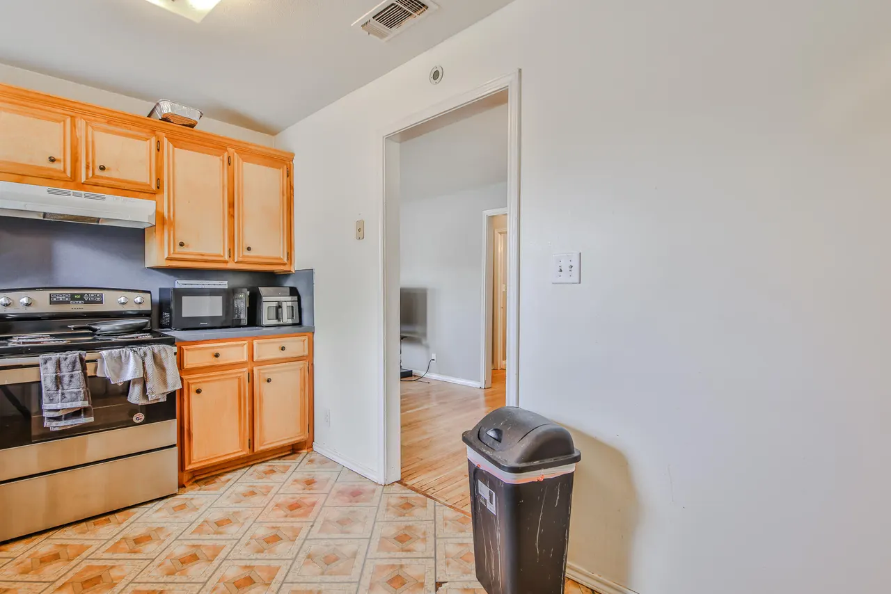 Photo 9 — 2507 40th Street, Lubbock, TX 79413