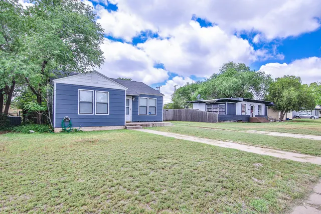 Photo 3 — 2507 40th Street, Lubbock, TX 79413