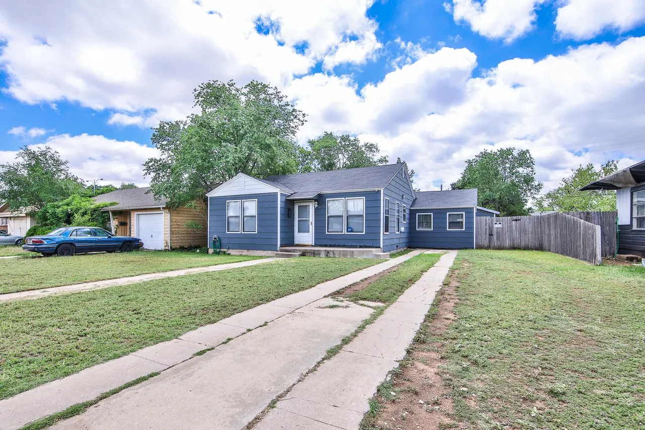Photo 2 — 2507 40th Street, Lubbock, TX 79413