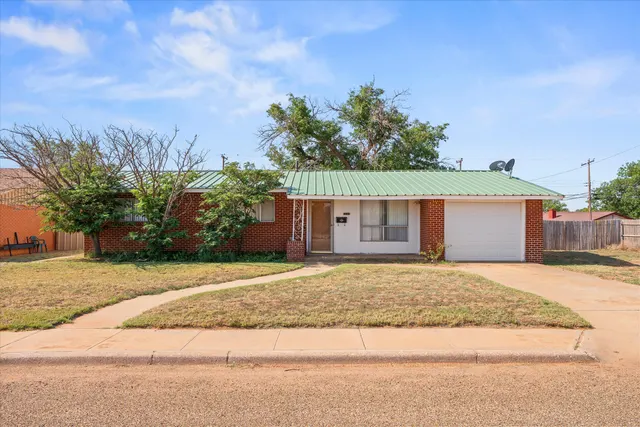 Front exterior — 1111 16th Street, Seagraves, TX 79359
