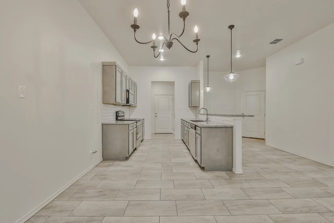 Photo 9 — 5512 Kemper Street, Lubbock, TX 79416