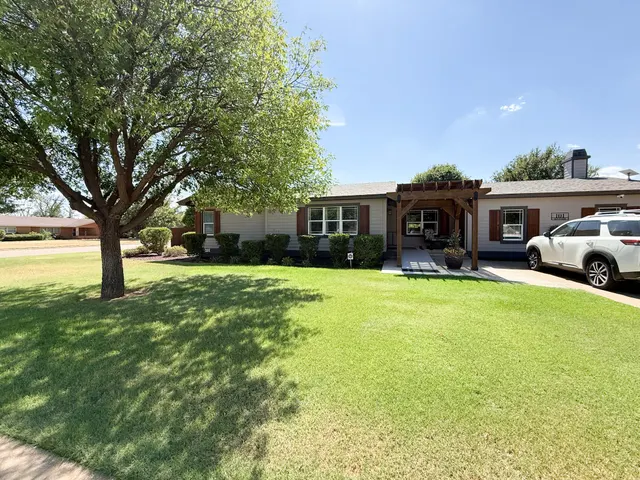Front exterior — 101 N Van Buren Avenue, Lorenzo, TX 79343