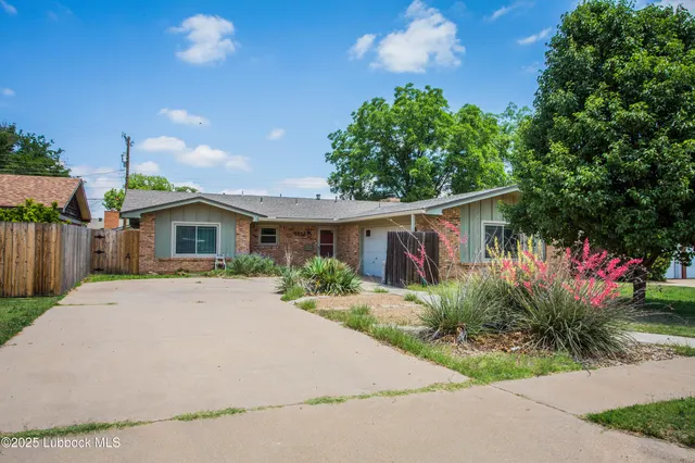 Photo 2 — 5424 31st Street, Lubbock, TX 79407