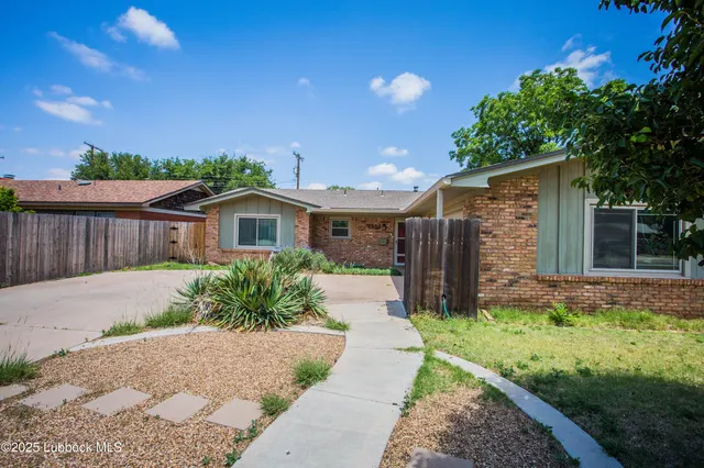 Photo 6 — 5424 31st Street, Lubbock, TX 79407
