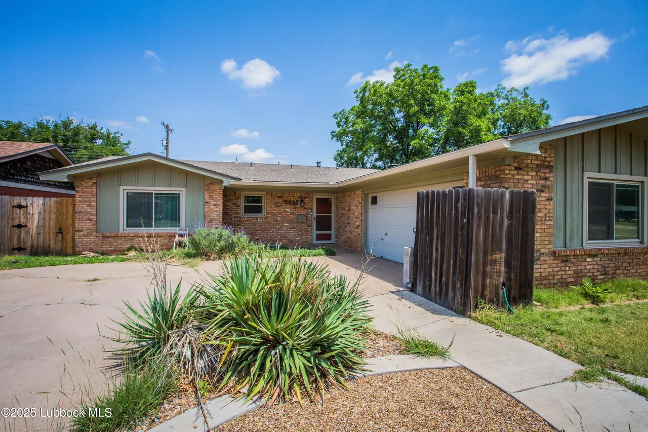 Photo 7 — 5424 31st Street, Lubbock, TX 79407