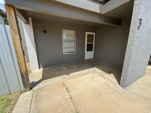 Front exterior — 3108 Salisbury Avenue b, Lubbock, TX 79410