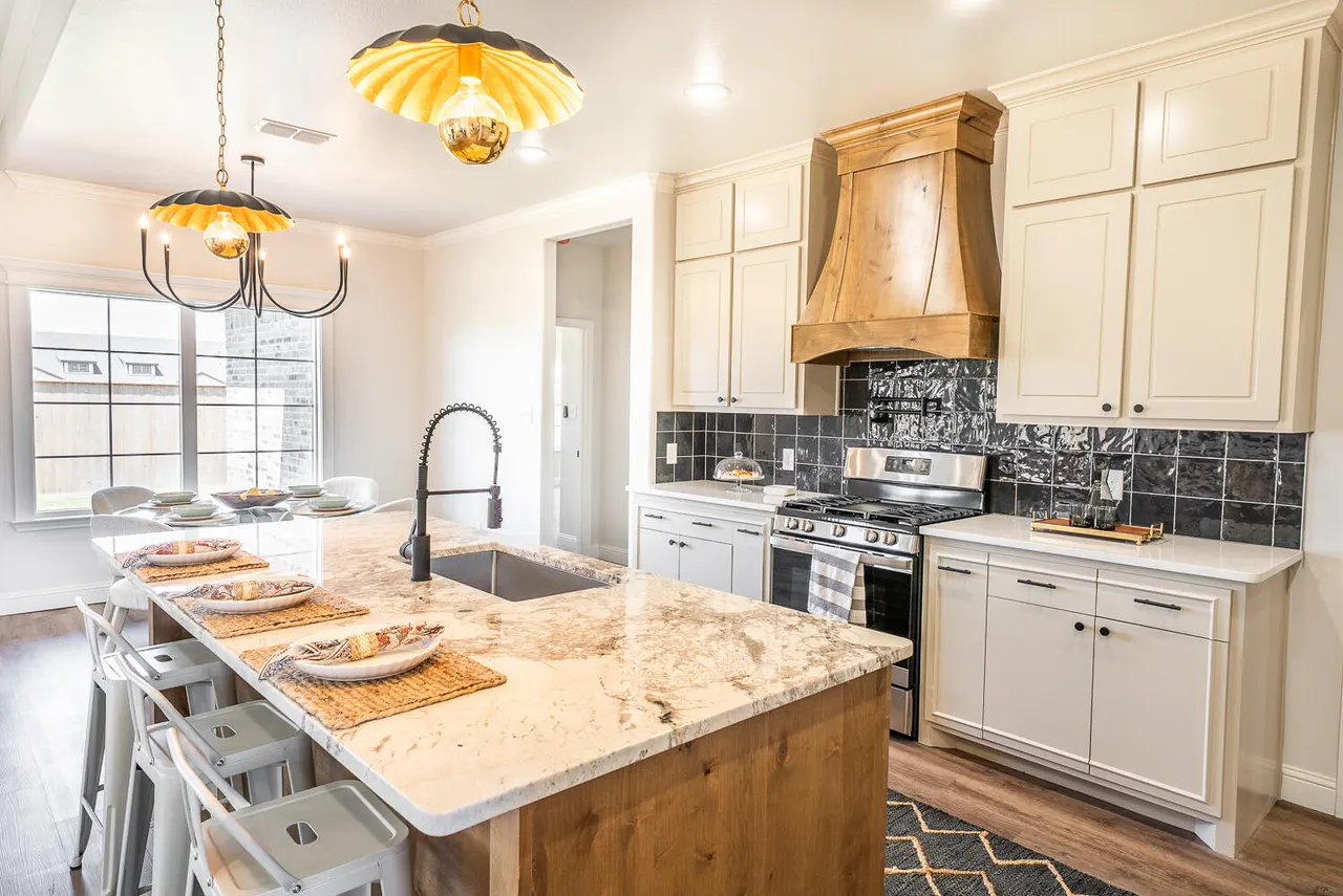 Photo 3 — 1206 N 6th Street, Wolfforth, TX 79382