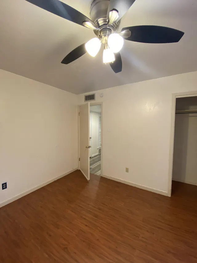 Photo 8 — 5432 32nd Street, Lubbock, TX 79407